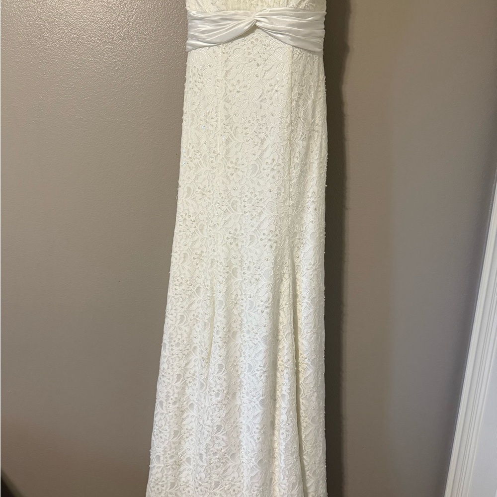 Brand New Elegant White Lace Gown